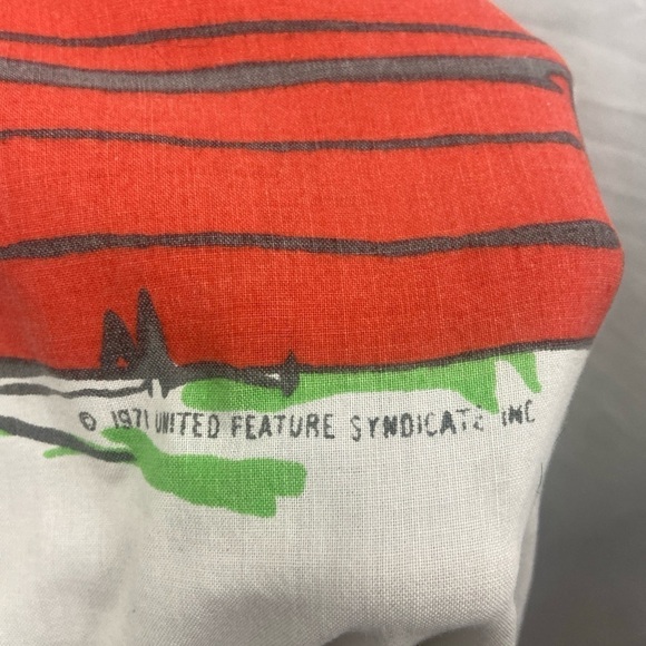 Vintage 1971 Peanuts Twin Size Fitted Sheet Bedsheet Charlie Brown Snoopy Fabric - Picture 11 of 13